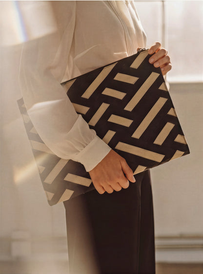 Sabandija x Omar Rayo Laptop Sleeve
